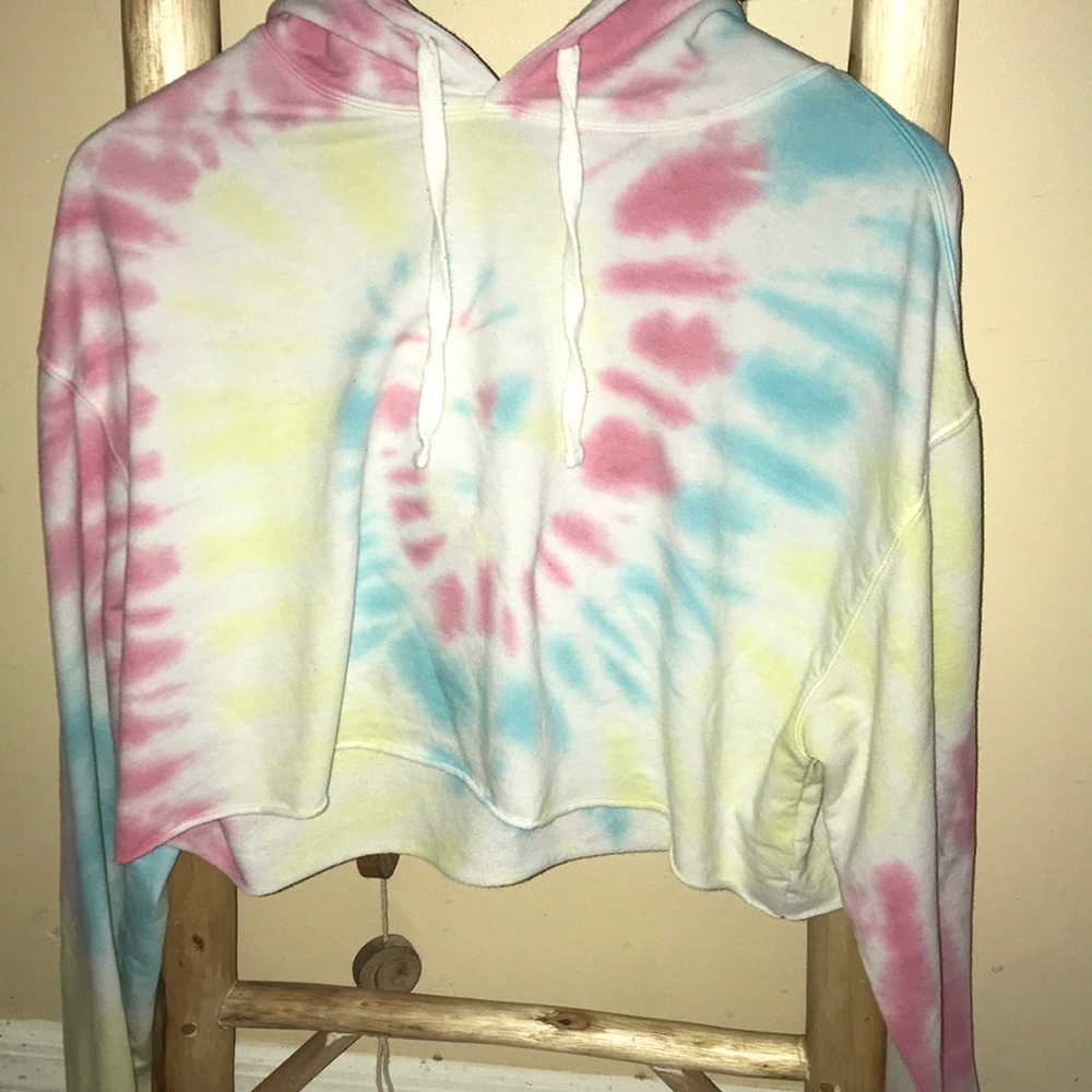 Cropped tie dye hoodie